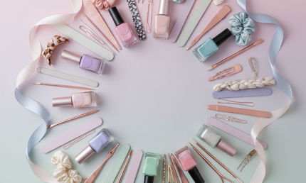 Women's Nail & Hair Accessories