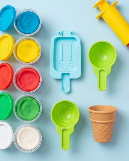 ICE CREAM MAKER-TOYS
