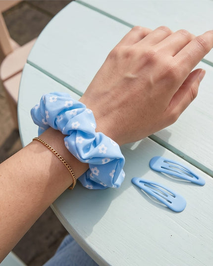 Blue Clip-Clips