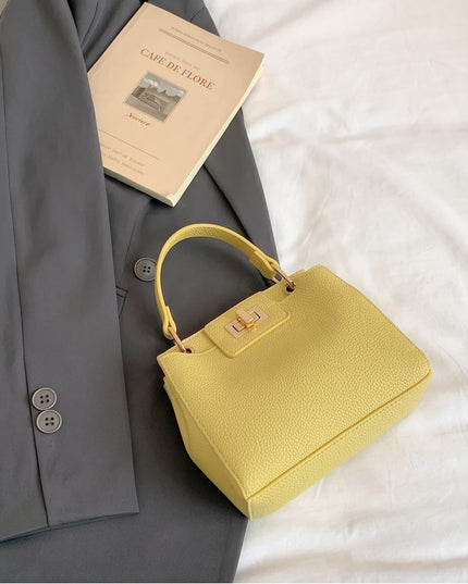 Chic and casual Bag