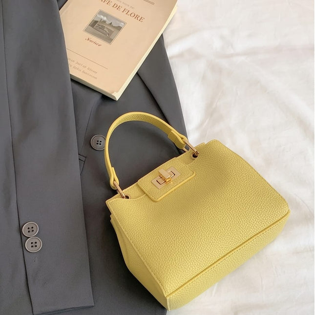 Chic and casual Bag