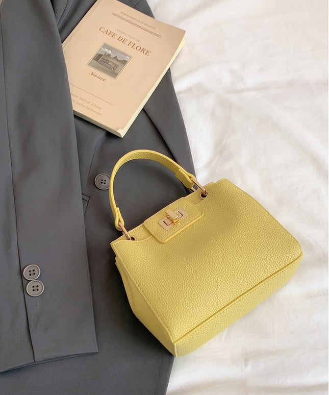 Chic and casual Bag