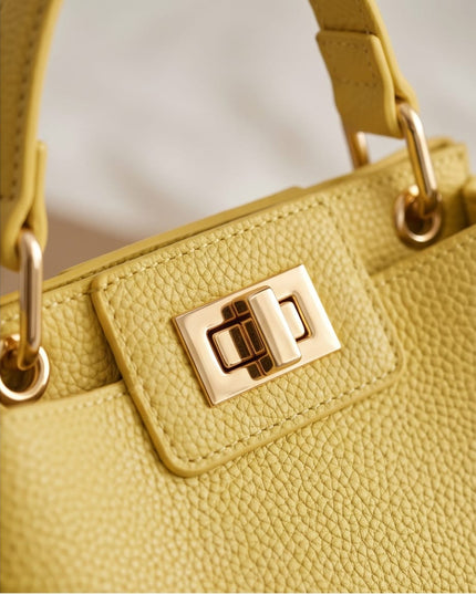 Chic and casual Bag