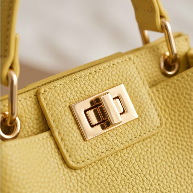 Chic and casual Bag